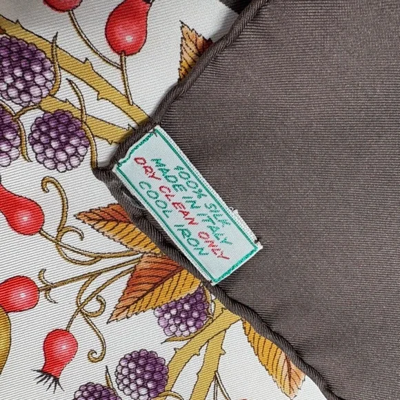 GUCCI Silk Scarf Mushroom‎ Fungi Psychedelic Basket 34" V. Accornero Brown RARE - Picture 8 of 10
